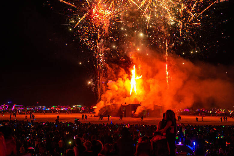 Der Burning Man auf dem gleichnamigen Festival wird verbrannt. 