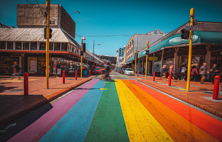 Regenbogen-Zebrastreifen in Wellington, Neuseeland 