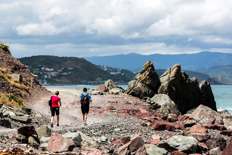 Wandern in Neuseeland am Meer