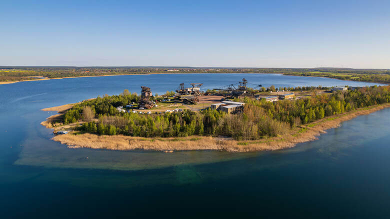 Halbinsel mit Ferropolis im Gremminer See