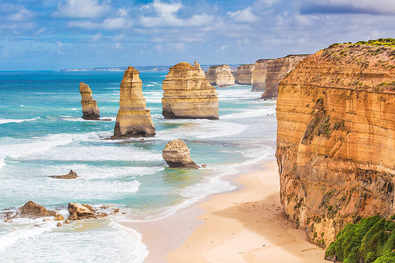 Die Felsnadeln Twelve Apostels an der Südküste von Australien.