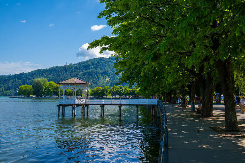 Promenade in der Stadt Bregenz am Bodensee