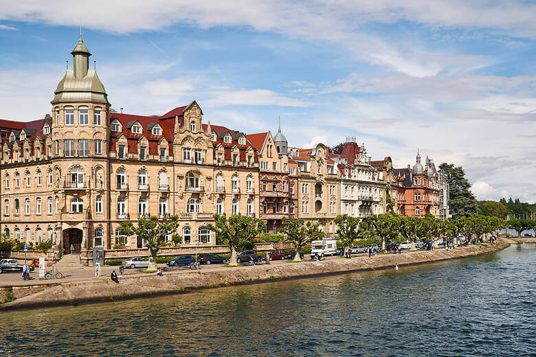 Blick auf die Altbauten in Konstanz am Bodensee