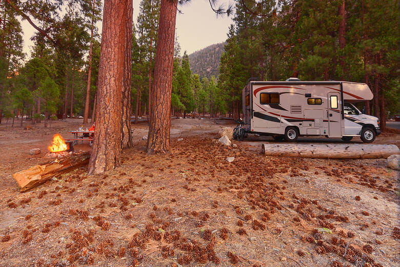 Campen mit dem Wohnmobil am Moraine Campground im Kings Canyon National Park