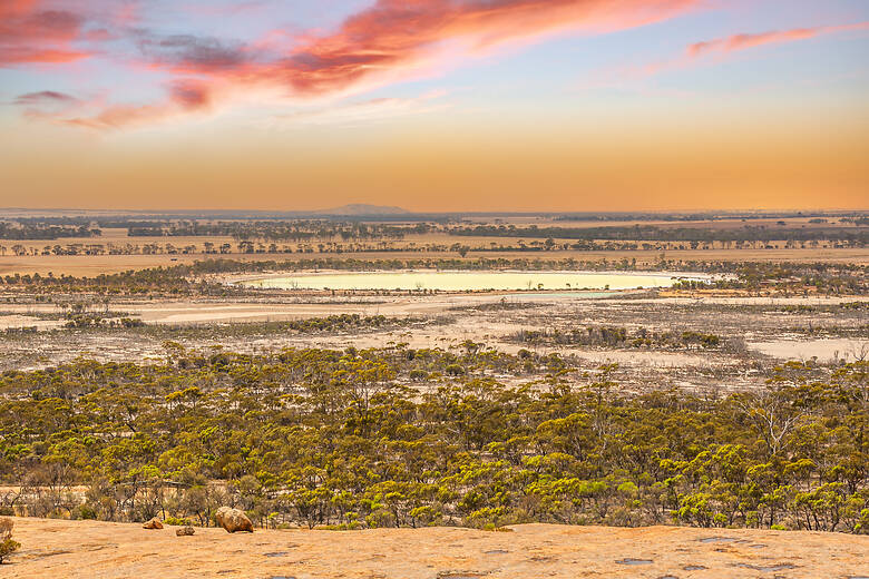 Sonnenuntergang über der Wüste von Western Australia