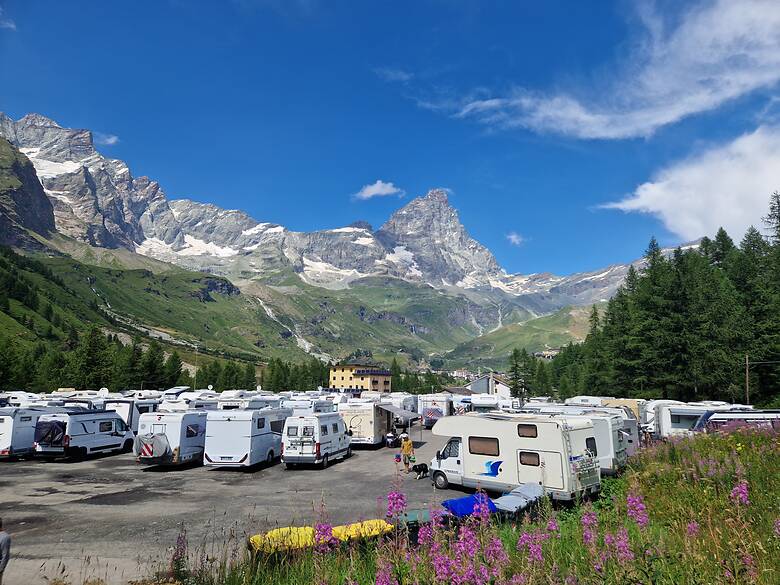 Wohnmobil-Stellplatz direkt mit Matterhorn-Blick in Breuil Cervinia