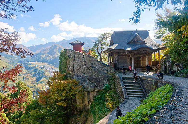 Tempel im Norden von Japan im Herbst