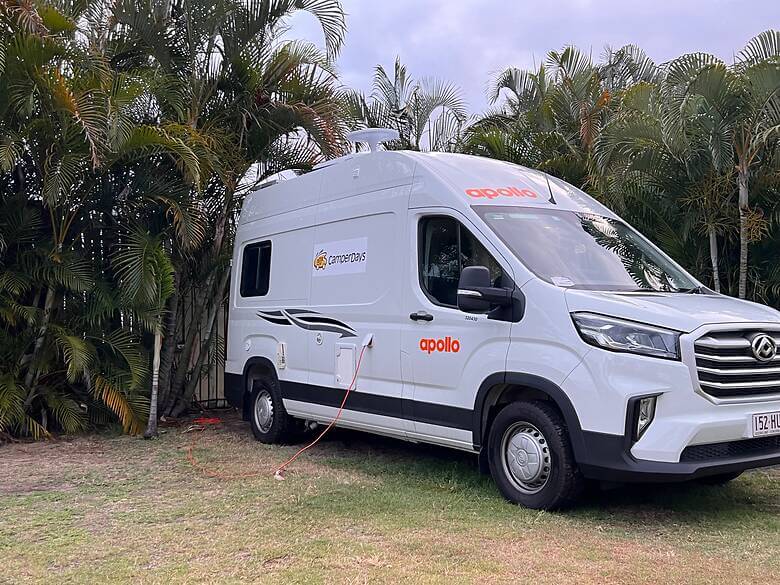 Campervan auf einem Campingplatz in Australien