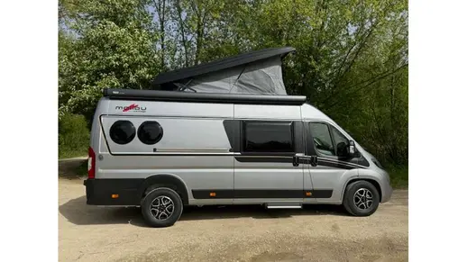 Malibu Van First Class Two Rooms mit Aufstelldach